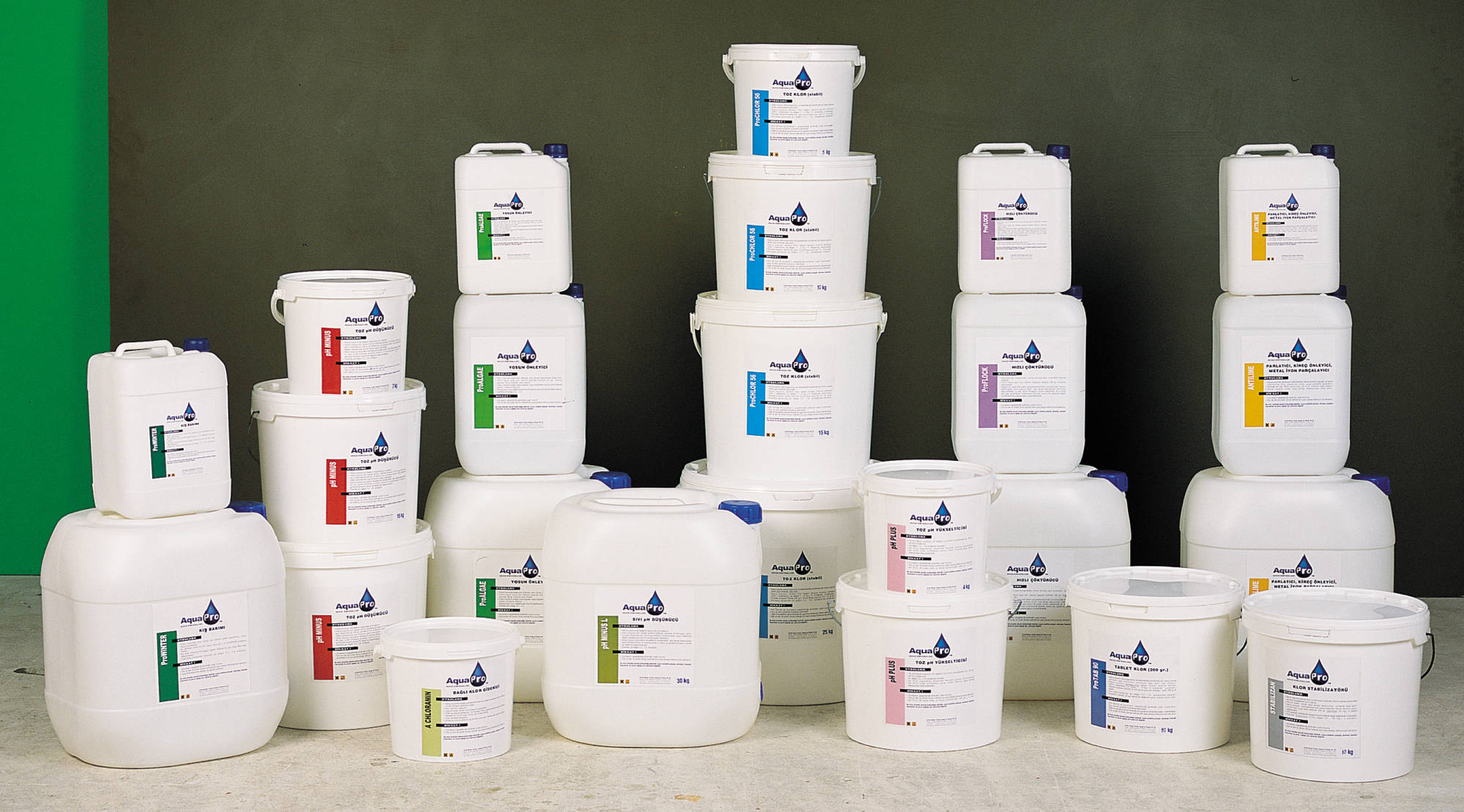 Havuz kimyasalı, havuz suyu bakımı, havuz dezenfeksiyonu, klor satışı, pH düzenleyici, yosun önleyici, algasit, şok klor, yavaş klor, havuz suyu testi, su dengeleme, havuz hijyeni, bromlu havuz kimyasalları, aktif oksijen havuz, flokülant, topaklayıcı, kireç önleyici, havuz temizliği, havuz bakım ürünleri, havuz ekipman ömrü, sağlıklı havuz, berrak havuz suyu, havuz suyu analizi.