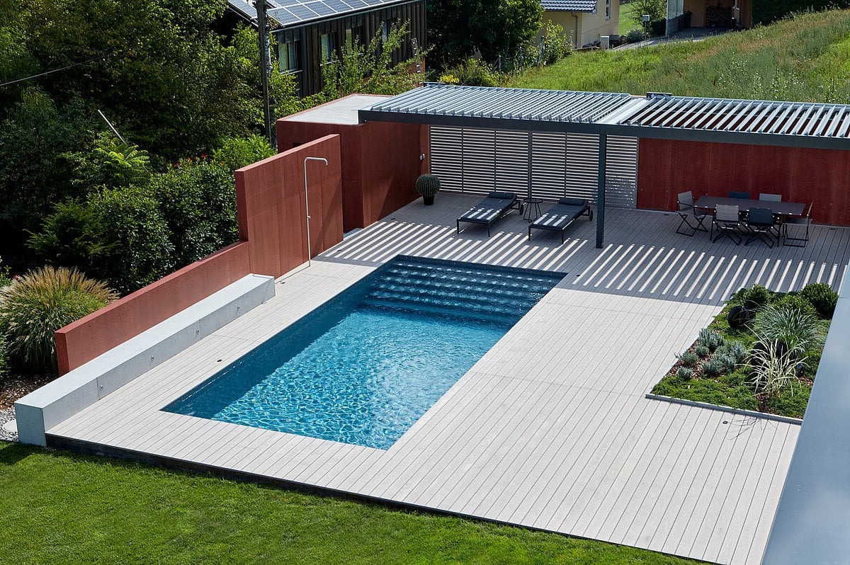 Bahçeye uygulanan anahtar teslim prefabrik havuz modeli – hızlı kurulum ve ekonomik çözüm